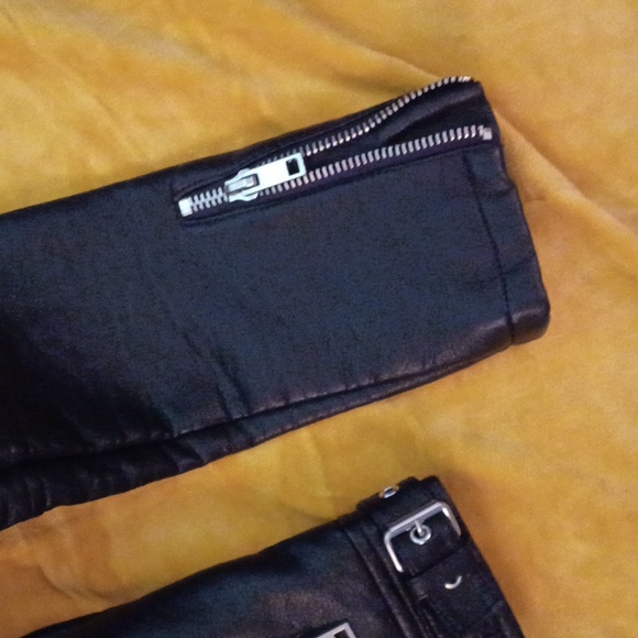 Moto jacket with removable faux fur collar - Picture 4 of 6